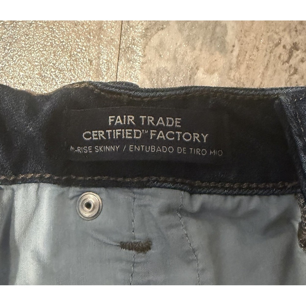 Universal Thread Mid Rise Skinny Distressed Jeans Women's Size 16/33R Plus Size - Picture 6 of 8